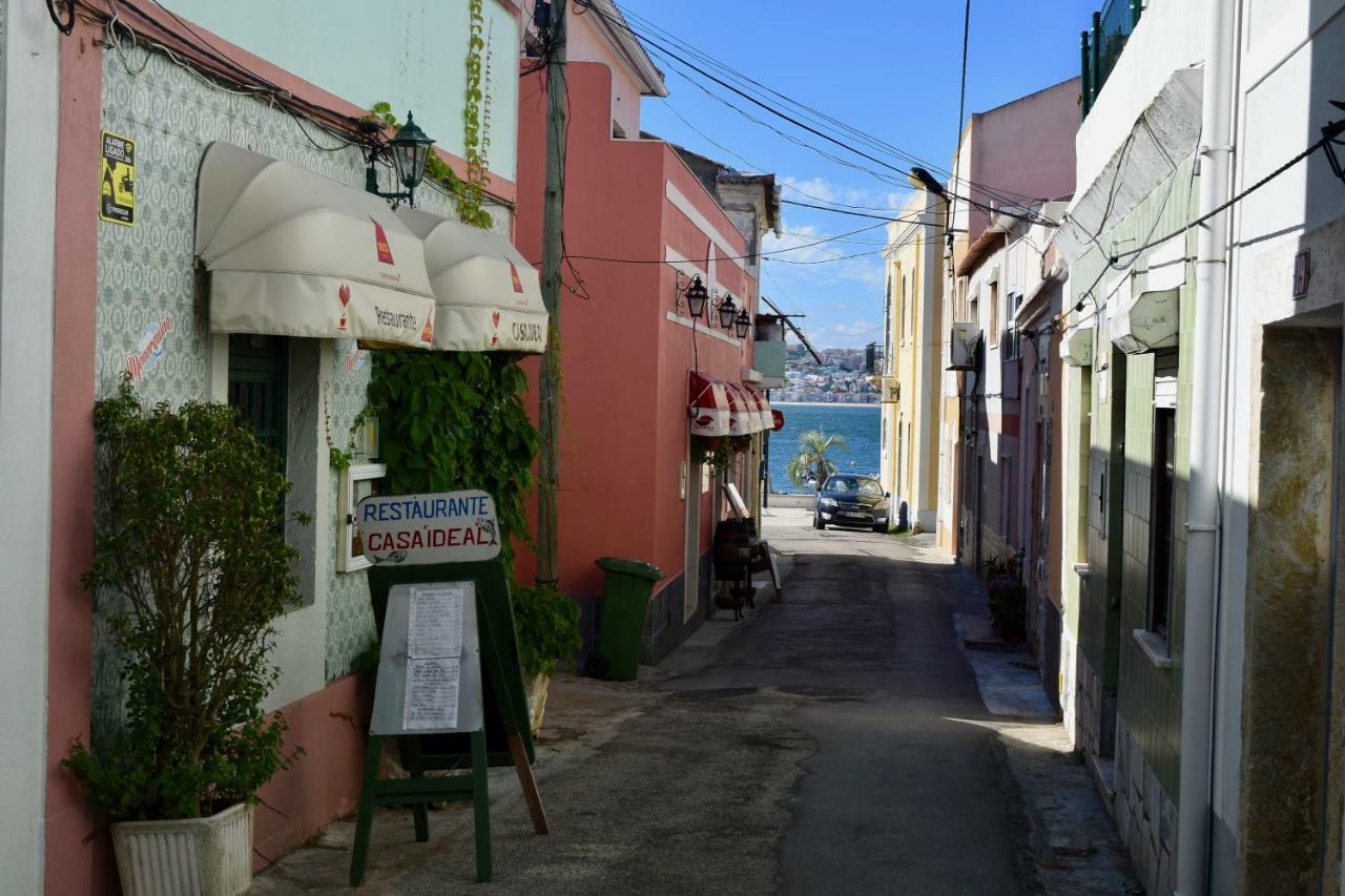 Fisherman'S House - A Boat Ride From Lisbon Villa Trafaria Exterior photo